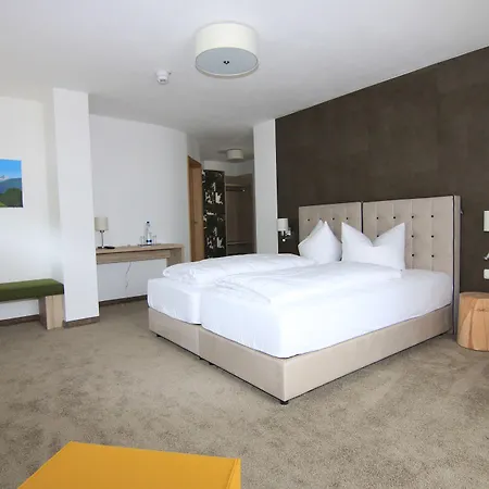 Ξενοδοχείο Alpinhotel 3*