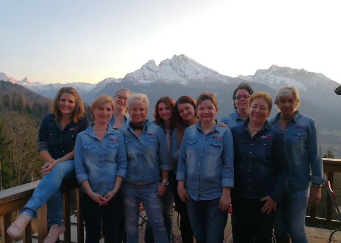 Alpinhotel Отель