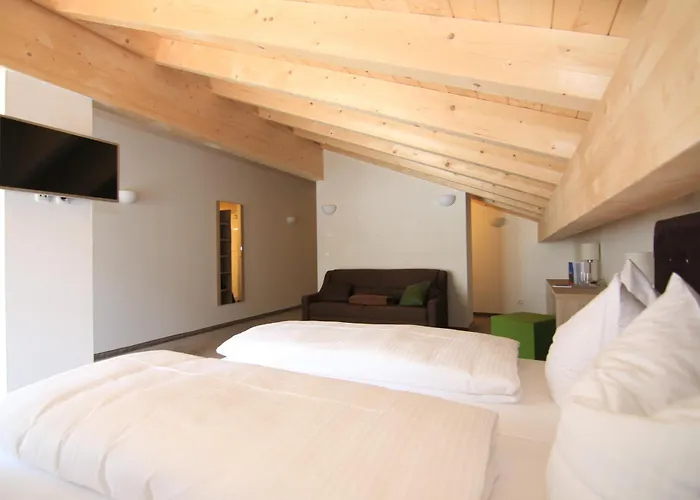 Alpinhotel Отель