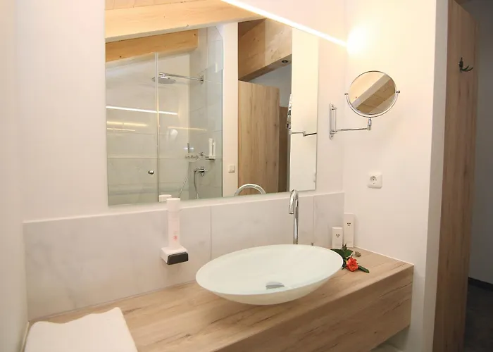 Alpinhotel Отель